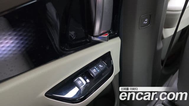 Kia Carnival 2021 — Фото 19/20