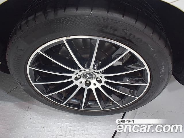 Mercedes-Benz GLE-Class 2022 — ფოტო 19/20