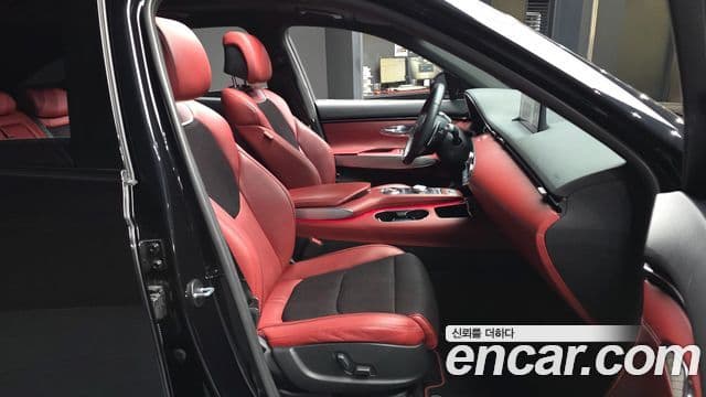 Genesis GV70 2021 — ფოტო 11/20