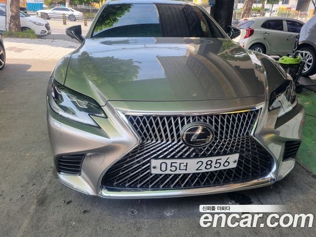 Lexus LS500 2018 — ფოტო 20/20