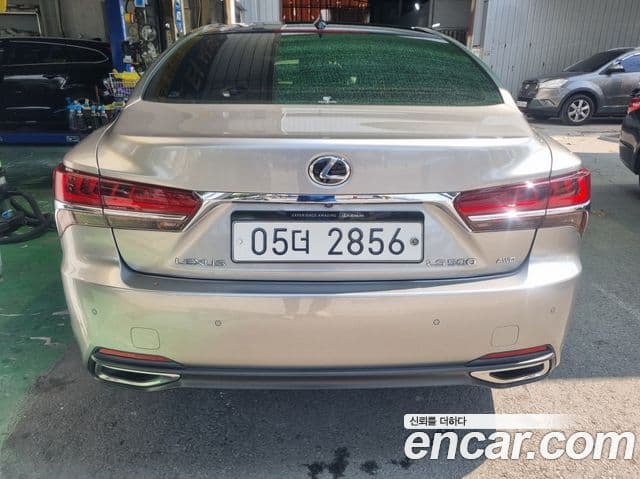 Lexus LS500 2018 — ფოტო 3/20