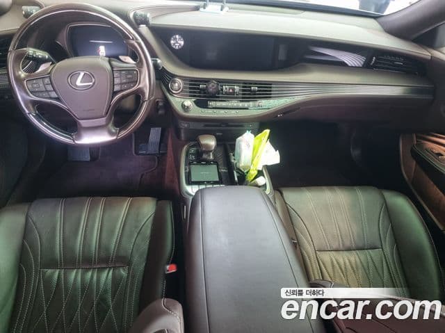 Lexus LS500 2018 — ფოტო 9/20
