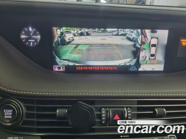 Lexus LS500 2018 — ფოტო 15/20