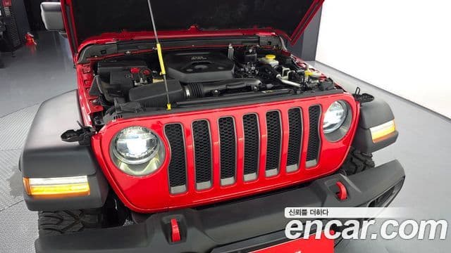 Jeep Wrangler 2018 — ფოტო 5/20