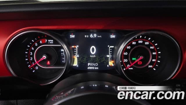 Jeep Wrangler 2018 — ფოტო 7/20