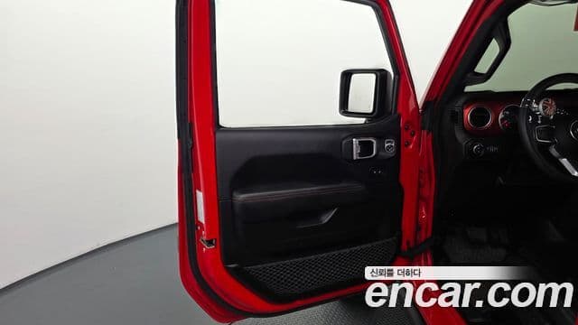 Jeep Wrangler 2018 — Photo 20/28