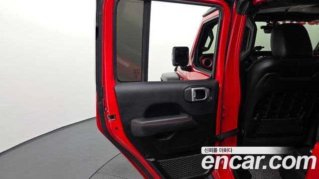 Jeep Wrangler 2018 — Photo 21/28