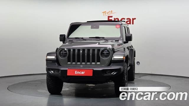 Jeep Wrangler 2019 — ფოტო 16/28