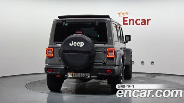 Jeep Wrangler 2019 — ფოტო 10/28
