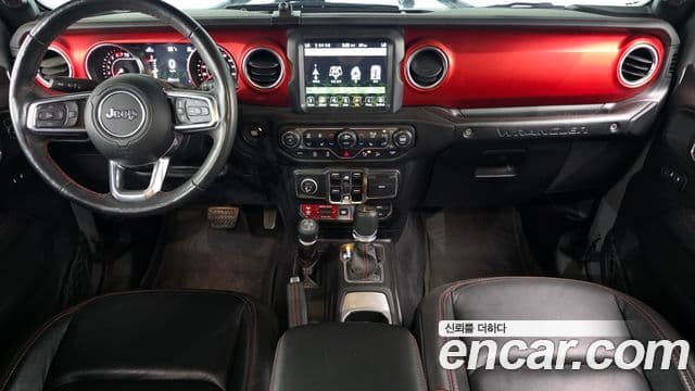 Jeep Wrangler 2019 — ფოტო 15/28