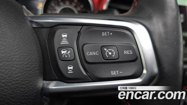 Jeep Wrangler 2019 — ფოტო 5/28