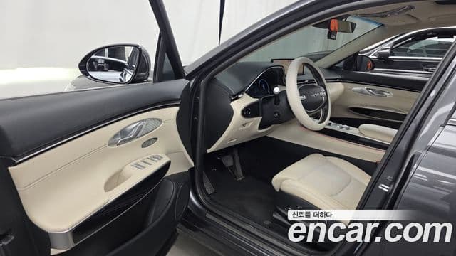 Genesis GV70 2021 — Şəkil 9/20