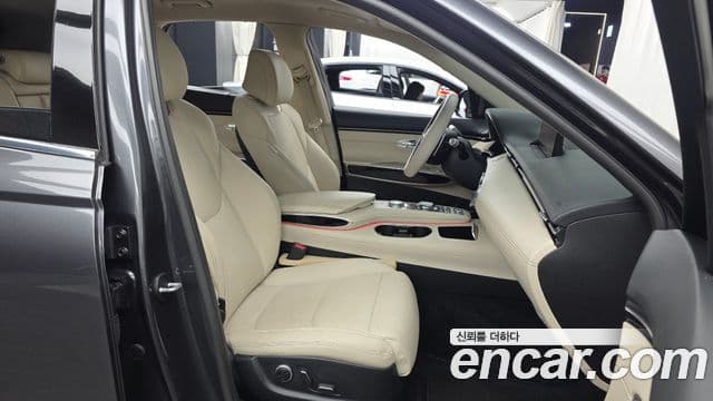 Genesis GV70 2021 — Şəkil 10/20