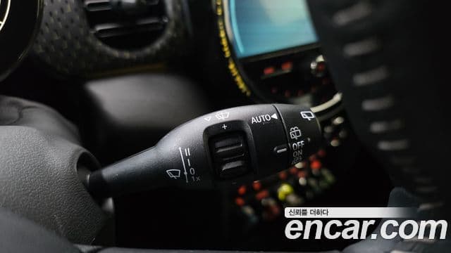 Mini Cooper Electric 2023 — ფოტო 13/30