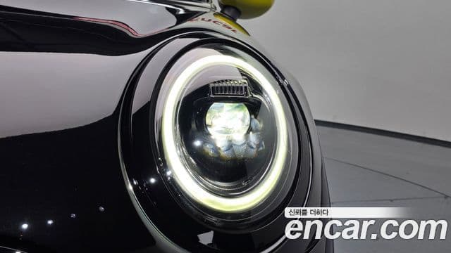 Mini Cooper Electric 2023 — ფოტო 6/30