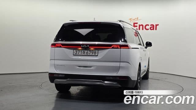 Kia Carnival 2023 — Фото 4/20