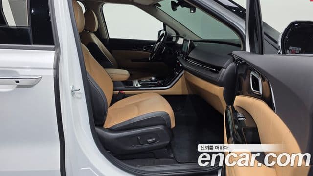 Kia Carnival 2023 — Фото 11/20
