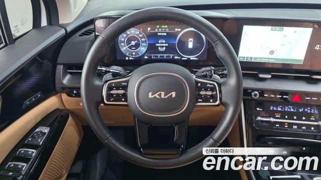 Kia Carnival 2023 — Фото 13/20
