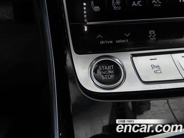 Audi A8 2021 — ფოტო 1/20