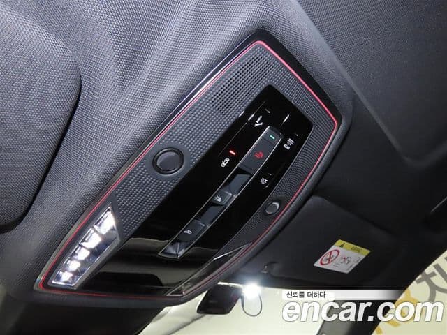 Audi A8 2021 — ფოტო 7/20