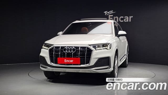 Audi Q7 2023 — Photo 20/20