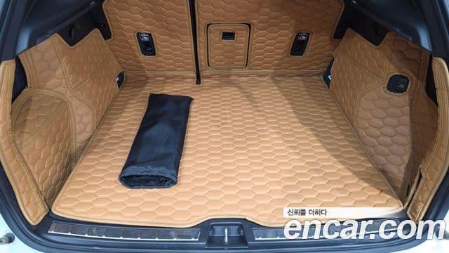 Volvo XC40 2022 — Şəkil 19/20