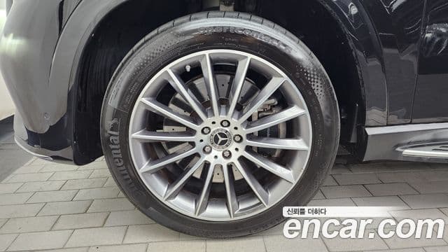 Mercedes-Benz GLE-Class 2024 — Photo 9/33
