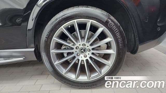 Mercedes-Benz GLE-Class 2024 — Photo 18/33