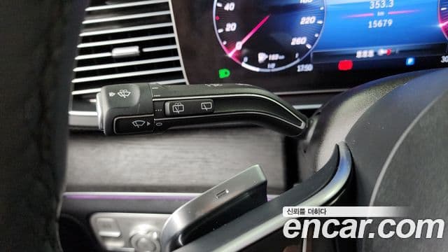 Mercedes-Benz GLE-Class 2024 — Photo 16/33