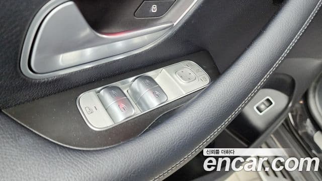 Mercedes-Benz GLE-Class 2024 — Photo 33/33
