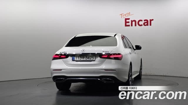 Mercedes-Benz E-Class 2020 — Фото 4/20