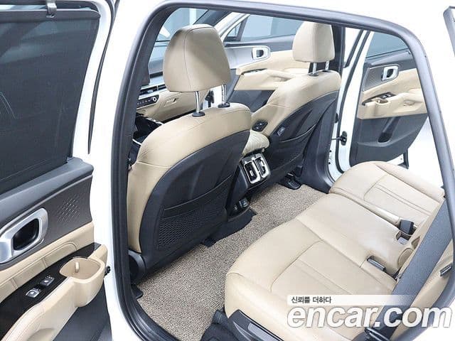 Kia Sorento 2024 — Фото 11/20