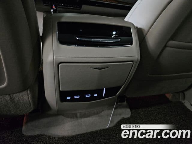 Cadillac Escalade 2021 — Şəkil 11/20