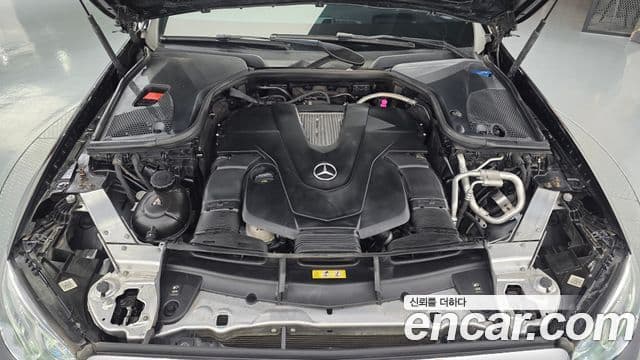 Mercedes-Benz E-Class 2020 — ფოტო 6/20