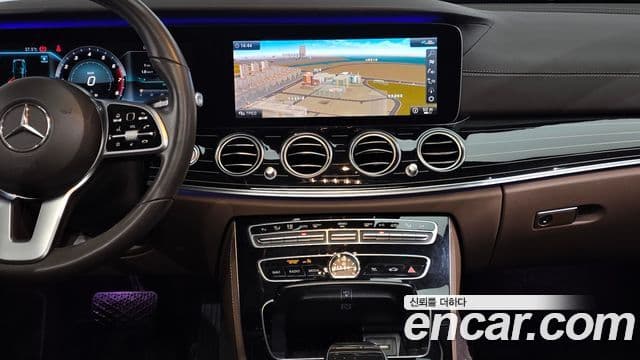 Mercedes-Benz E-Class 2020 — ფოტო 13/20