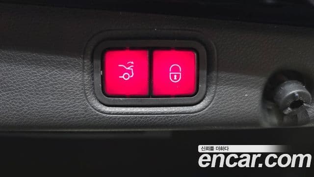 Mercedes-Benz E-Class 2020 — ფოტო 17/20