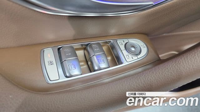 Mercedes-Benz E-Class 2020 — ფოტო 20/20