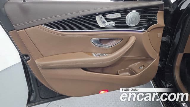Mercedes-Benz E-Class 2020 — Photo 29/32