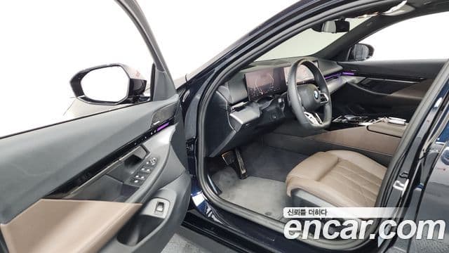 BMW 5 Series 2024 — Şəkil 10/20