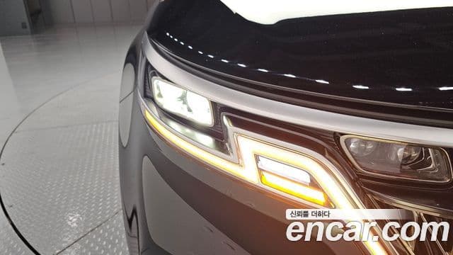Kia Carnival 2022 — ფოტო 20/30