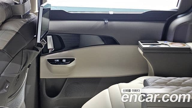 Kia Carnival 2022 — ფოტო 26/30