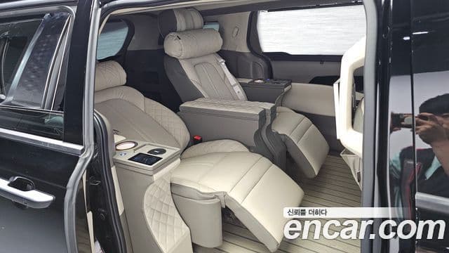 Kia Carnival 2022 — ფოტო 6/30