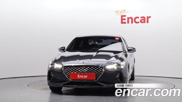Genesis G70 2019 — Photo 14/31