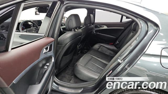 Genesis G70 2019 — Photo 7/31