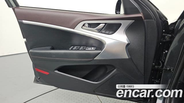Genesis G70 2019 — Photo 12/31