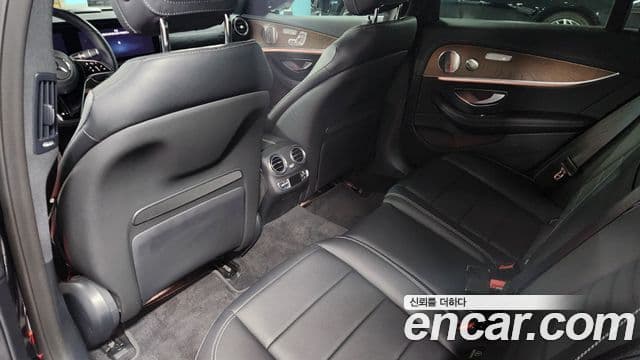 Mercedes-Benz E-Class 2021 — Şəkil 9/20