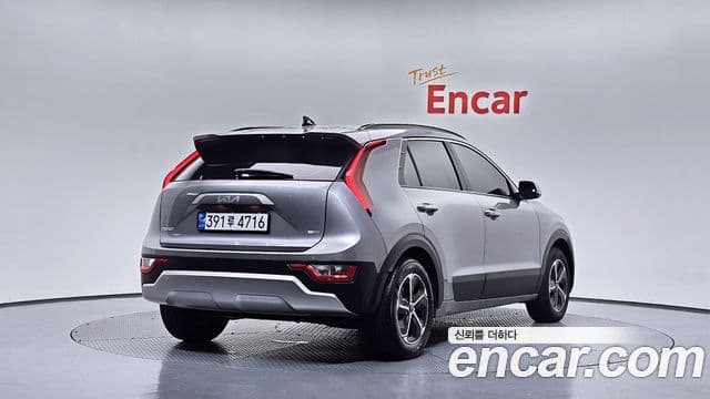Kia Niro 2022 — фото 2 из 20
