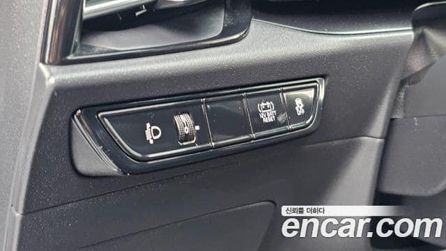 Kia Niro 2022 — ფოტო 16/20
