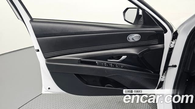Hyundai The New Avante Hybrid 2023 — Photo 14/31