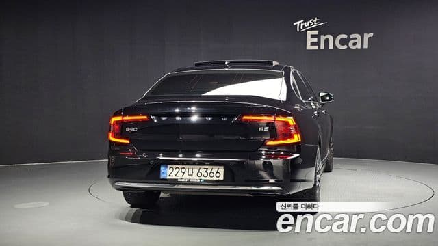 Volvo S90 2022 — ფოტო 7/20